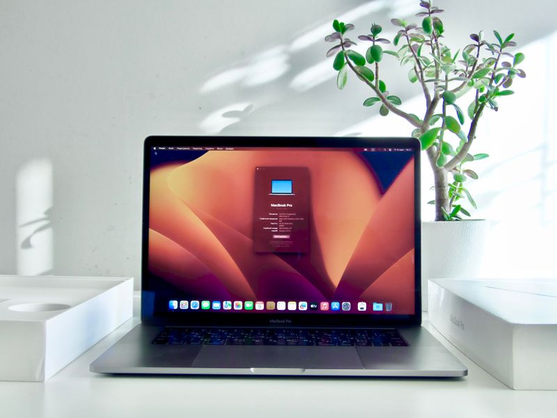 MacBook Pro 15” TouchBar Radeon Pro 555X 16/256 Gb M2 Retina P3 2020 б/в MBP008 фото