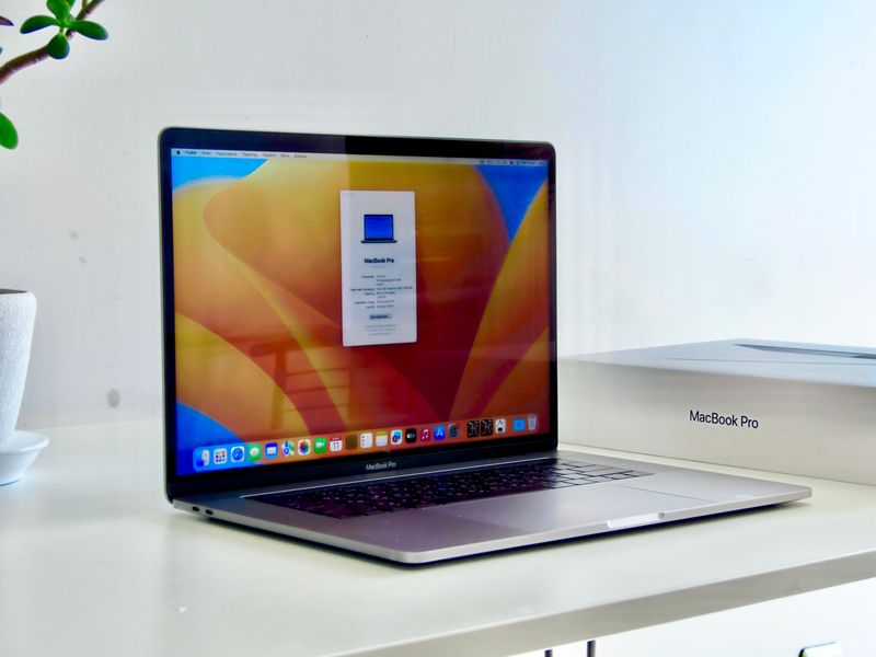 MacBook Pro 15” TouchBar Radeon Pro 555 16/256 Gb M2 Retina P3 2018 б/в MBP009 фото